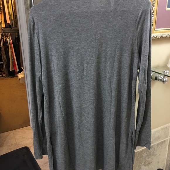 NWT Sweater Size Medium Lightweight Dark Grey - Picture 2 of 2